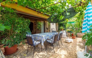 Outdoor dining - Gorgeous apartment in Porec (Porec)