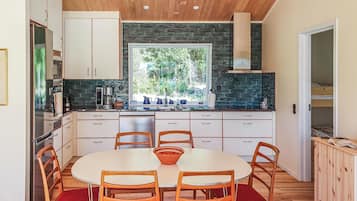 Køleskab, ovn, kogeplade, opvaskemaskine