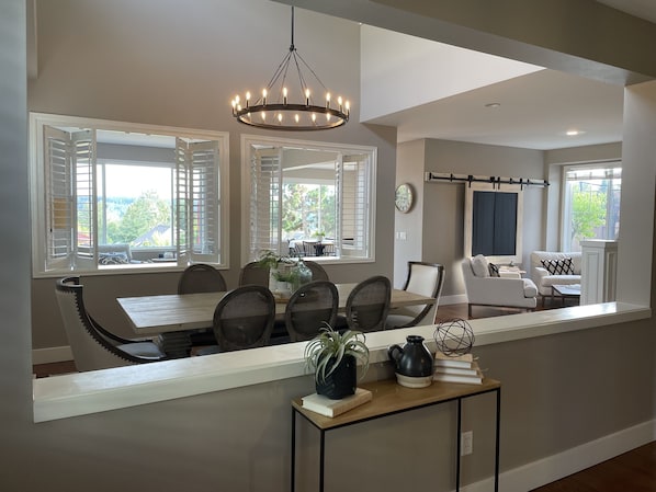 Dining - Views for days, steps from PGA Tour Course (Snoqualmie)