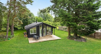 Beautiful home in Højby with WiFi