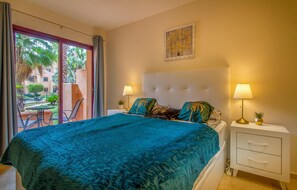 2 slaapkamers, een strijkplank/strijkijzer, gratis wifi, beddengoed