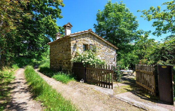 Exterior - 1 bedroom nice home in Villagrande di Monteco (Villagrande di Monteco)