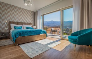 4 Schlafzimmer, Reisekinderbett, kostenloses WLAN, Bettwäsche