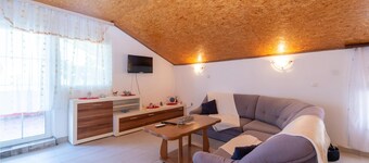 Lovely apartment in Benkovac with WiFi