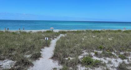 DIRECTLY ON THE BEACH! Amazing panoramic views of the sunset over the Gulf!