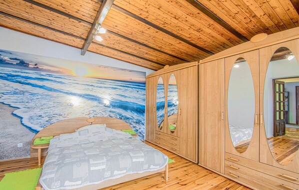 2 عدّة غرف نوم ومكواة/لوح كي وسرير سفر وواي فاي مجانًا