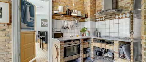 Geladeira, fogão, cooktop, lava-louças