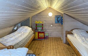 2 bedrooms, travel cot, free WiFi