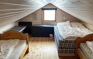 2 bedrooms, travel cot, free WiFi