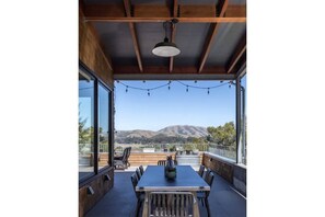 Outdoor dining - Large Stunning New View Inverness Home (inverness, CA)