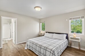 3 bedrooms, free WiFi, bed sheets - *PRIVATE LEISURE POOL* 3bd 2ba Home Near Bypass&Amenities (Kalispell)