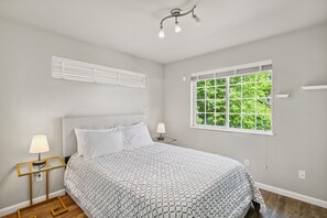 3 bedrooms, free WiFi, bed sheets