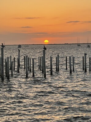 Beach nearby, sun loungers, beach towels