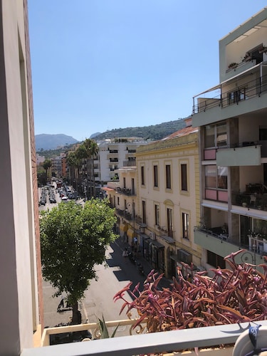 Spacious and comfortable apartment on Sorrento's Corso Italia, between restaurants and stores