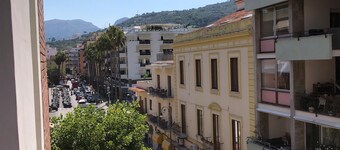 Spacious and comfortable apartment on Sorrento's Corso Italia, between restaurants and stores