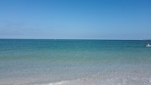 Solsenger og strandhåndklær