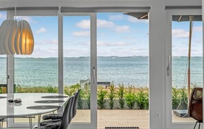 Dining - Nice home in Rønde with house sea view (Rønde)