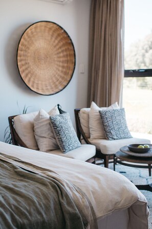 Classic Room | Individually decorated, iron/ironing board, free WiFi - Majuba Country Lodge (Kalgan)