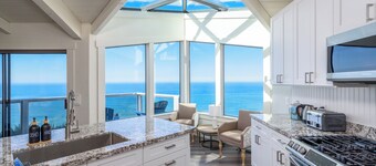 Panoramic Ocean Views - Private Beach - Dog Friendly - EV