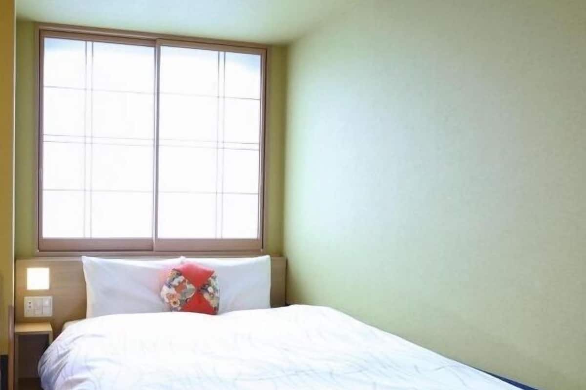 In-room safe, blackout drapes, soundproofing, iron/ironing board