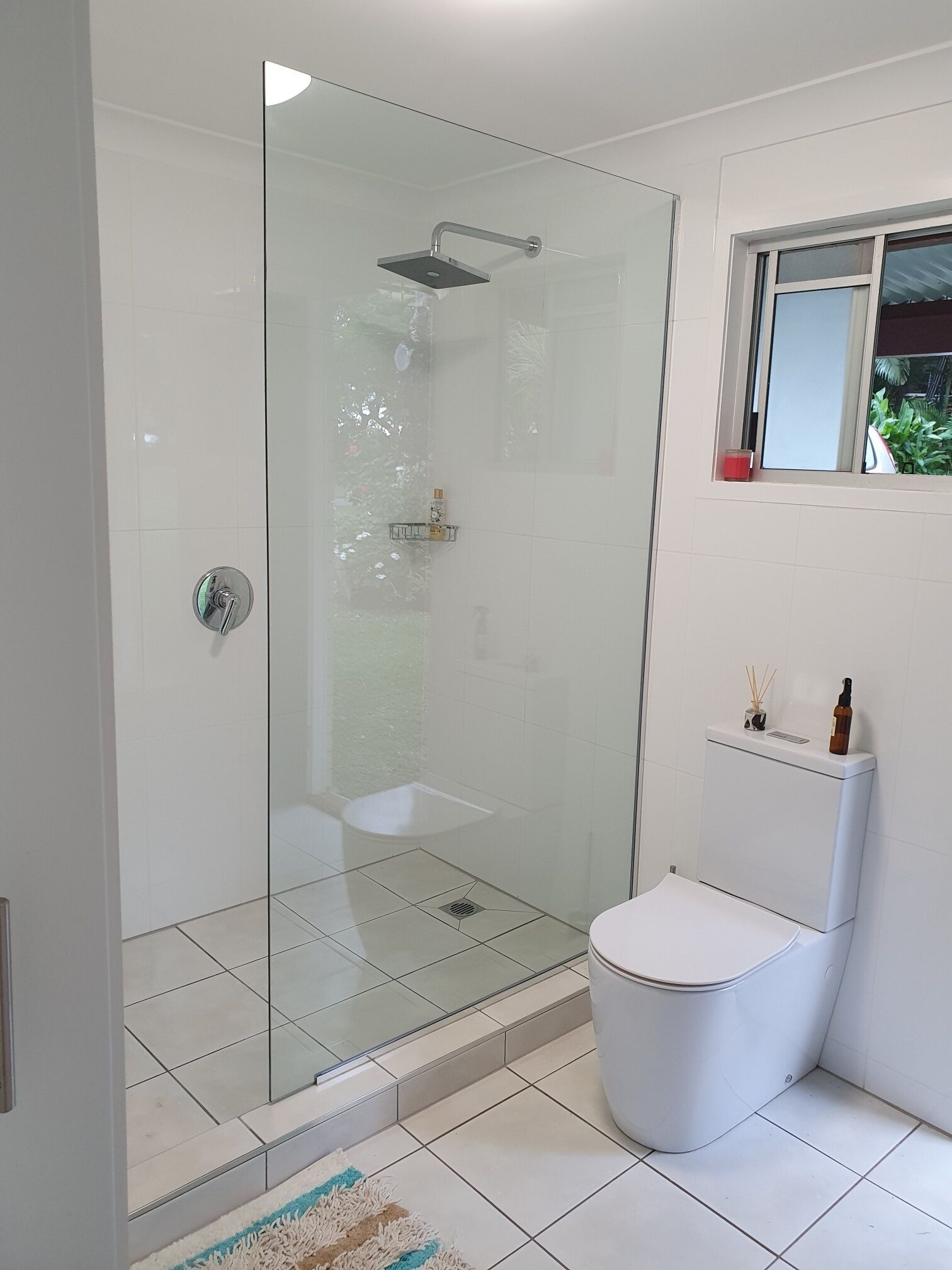 Dusche, Handtücher, Seife, Shampoo