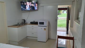 1 habitación, wifi y ropa de cama