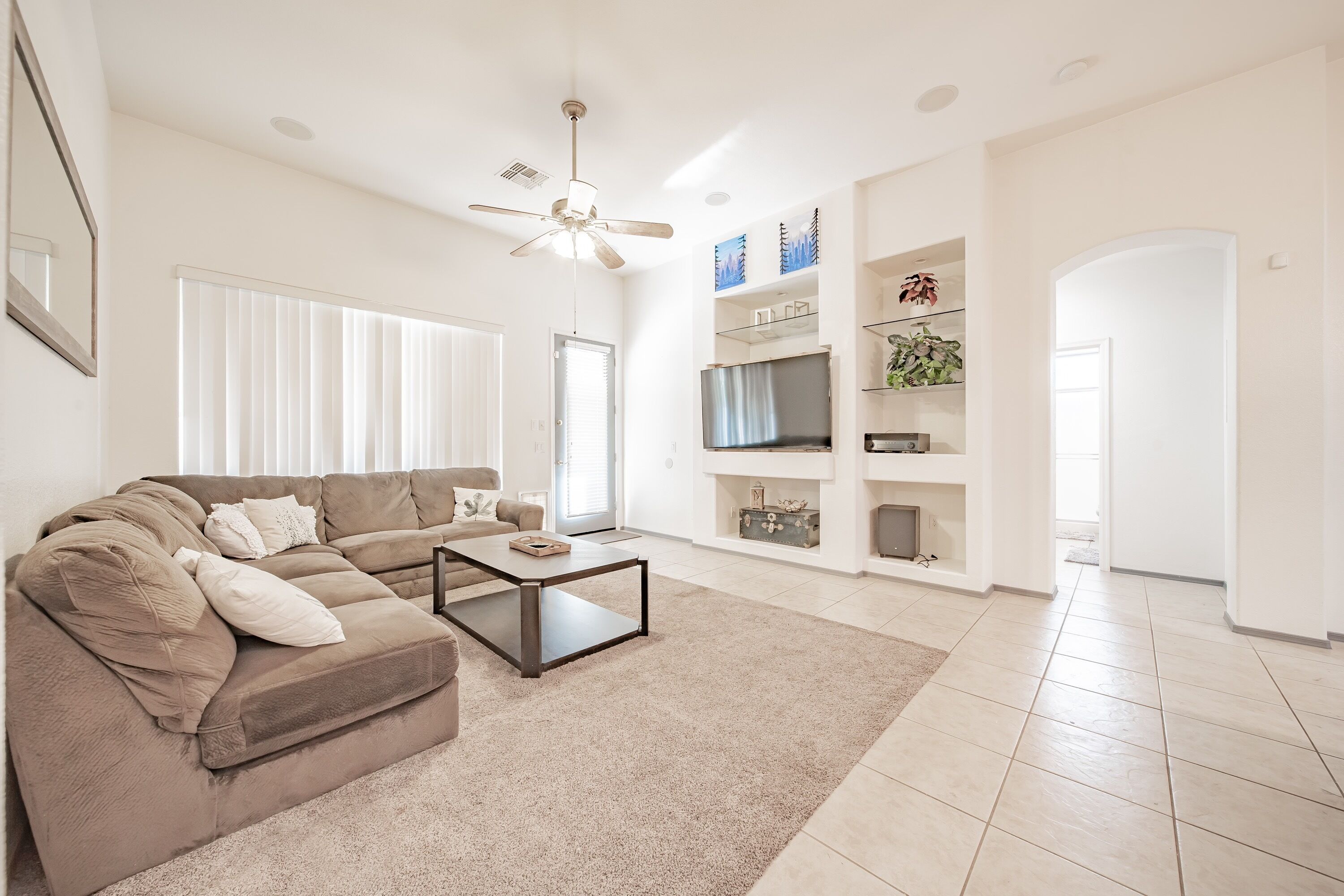 Family sized home 5 minutes from Westgate and Cardinals Stadium. 