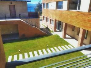 Property grounds - Suites with panoramic views facing Lake Nahuel Huapi (San Carlos de Bariloche)