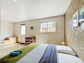 1 bedroom, travel crib, WiFi (free), bed sheets