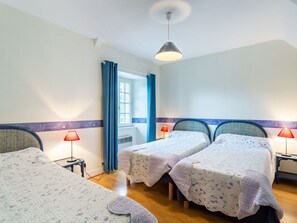 2 Schlafzimmer, Reisekinderbett, kostenloses WLAN, BettwÀsche