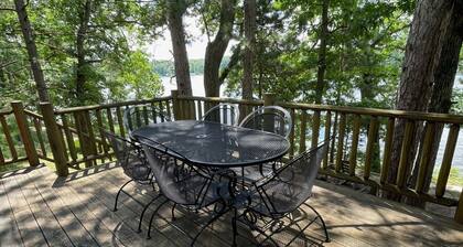 Beautiful 2 BR Lakefront Cabin on Long Lake, Harrison Mi
