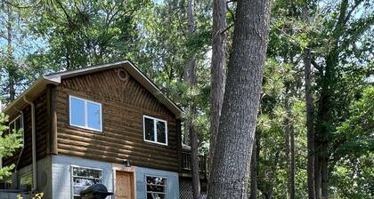 Beautiful 2 BR Lakefront Cabin on Long Lake, Harrison Mi