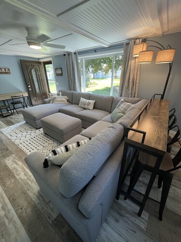 Peaceful lake retreat