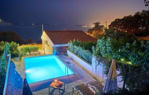 Pool - Nice home in Podstrana (Podstrana)