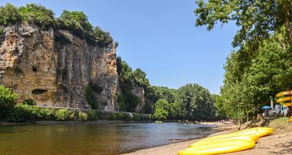 2 bedroom lovely home in Vitrac