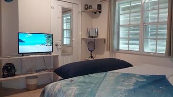 2 camere, una scrivania, ferro/asse da stiro, culla da viaggio