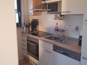 Frigorifero, microonde, forno, lavastoviglie