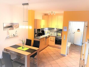 Fridge, microwave, oven, stovetop - Vacation home Am Kurzentrum 26 No. 2 (Wittmund)
