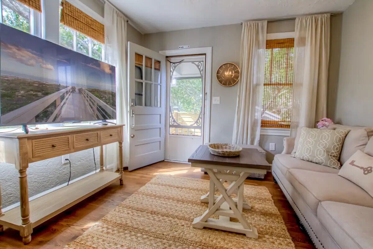Cozy Guest Apartment in the ♥️ of Historic St Aug with Free Parking
