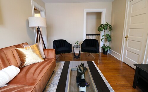 ★ Downtown Princeton Elegance ★