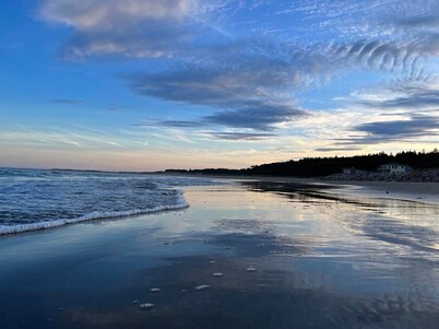 Driftwood Cottage just Steps to the Sandy Popham Beach!