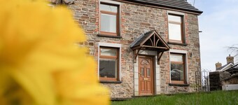 Cottage - Sleeps 4 - Garden - Parking