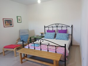 2 quartos, ferros/tábuas de passar roupa, Wi-Fi, roupa de cama