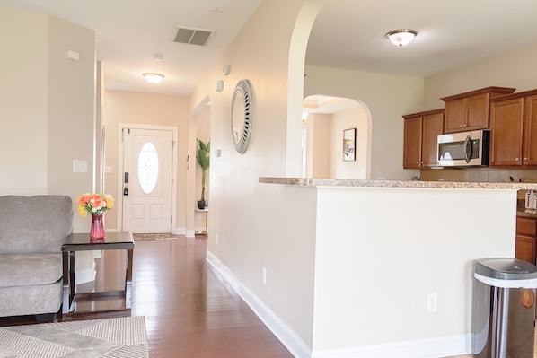 Interior - SPACIOUS HOUSE WITH PLAYROOM (Jacksonville)