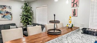 Cozy Home w/Yard & Outdoor Kitchen 5 min. Drive to Downtown & Airport