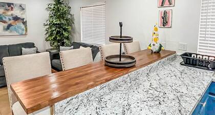 Cozy Home w/Yard & Outdoor Kitchen 5 min. Drive to Downtown & Airport