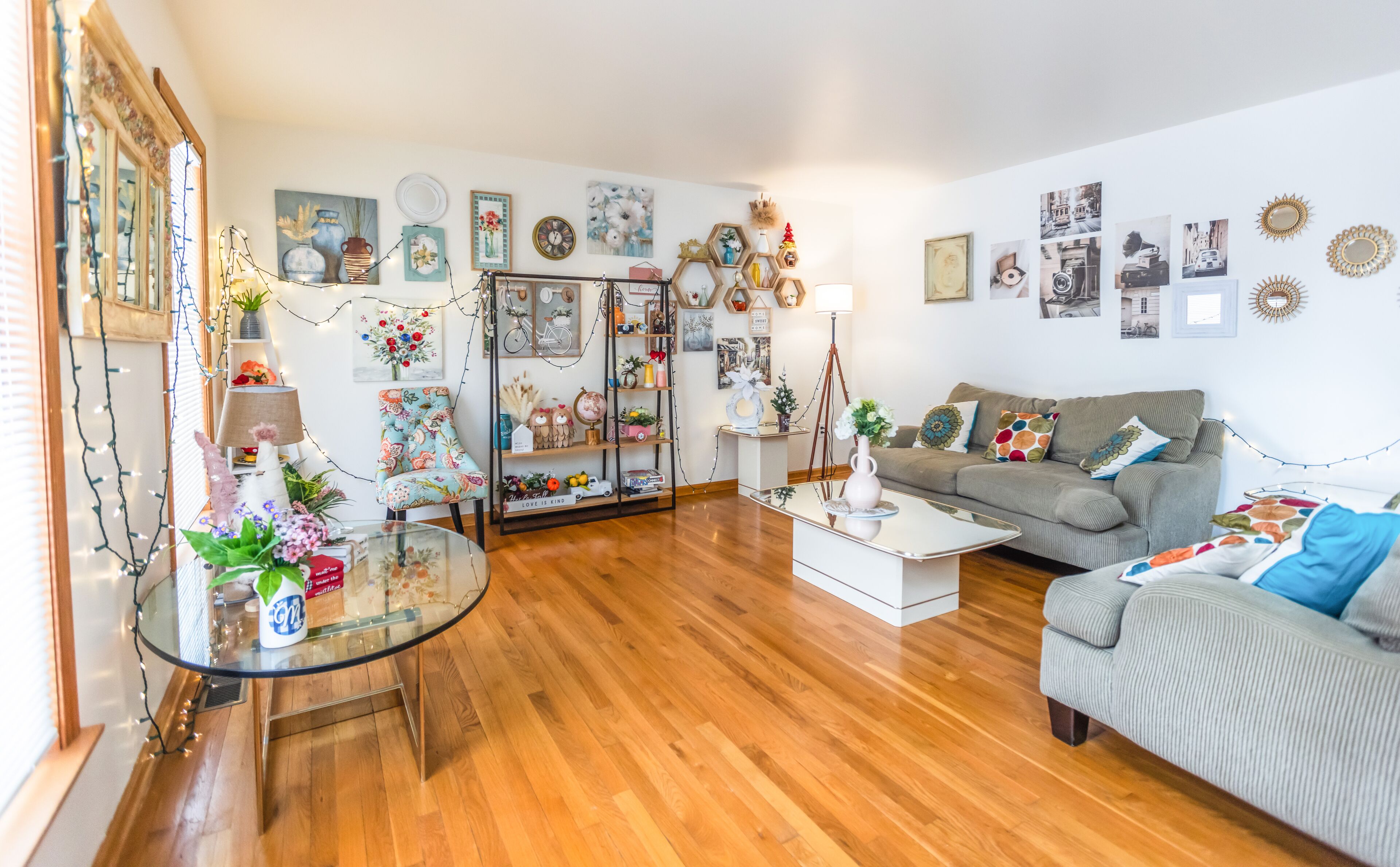 智能电视、壁炉、桌上足球、乒乓球