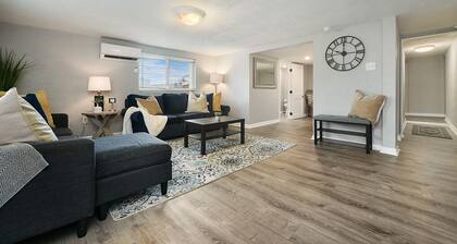 Cozy & Comfy Duplex! 7Bed/4Bath w/5 Car Parking!