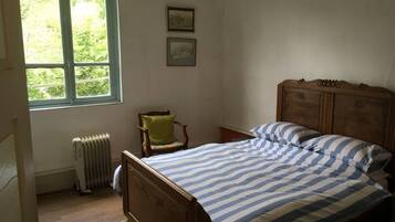 2 slaapkamers, een bureau, gratis wifi, beddengoed
