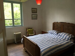 2 slaapkamers, een bureau, gratis wifi, beddengoed